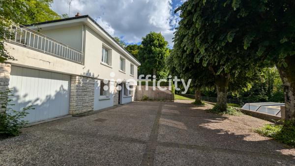 Maison
         10 pièces
        - 226 m² Bien prestige 660 000 € *