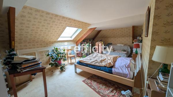 Maison
         10 pièces
        - 226 m² Bien prestige 660 000 € *