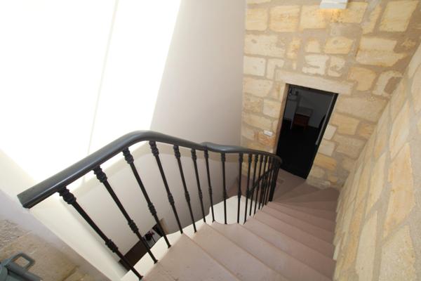 À VENDRE – Duplex de Prestige T3 avec Terrasse – Cœur Historique de Bordeaux