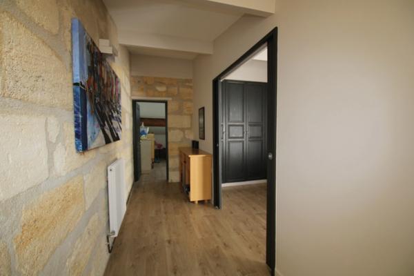 À VENDRE – Duplex de Prestige T3 avec Terrasse – Cœur Historique de Bordeaux