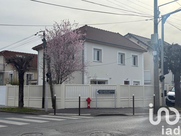 Maison 6 pièces de 115 m² à Paray-Vieille-Poste (91550)