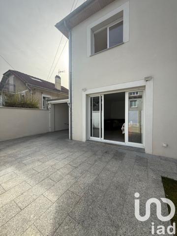 Maison 6 pièces de 115 m² à Paray-Vieille-Poste (91550)
