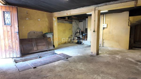 Vente
                Maison64 m² - 3 Pièces -
                    BLANZAT (63112)