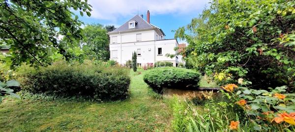 Maison bourgeoise 277m2 sur 12,5 ares