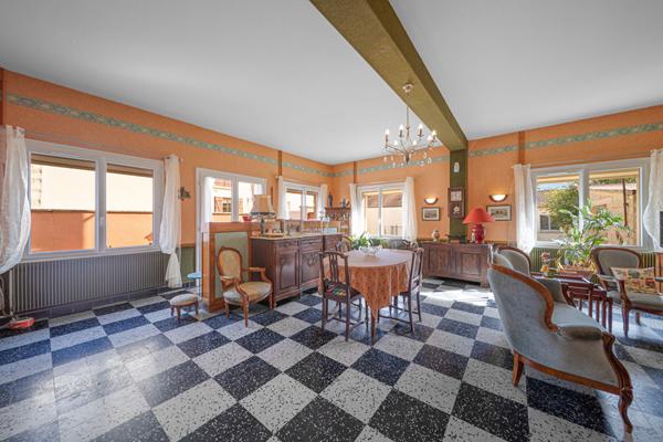 Maison de caractère de 250 m² 5 chambres à vendre située à trois kms d'Ouroux sur Saône