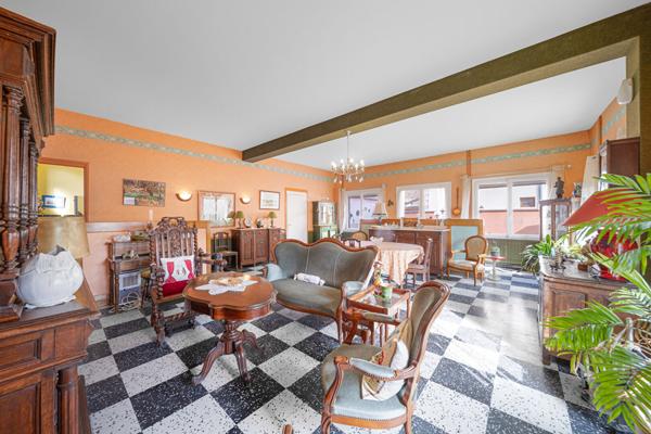 Maison de caractère de 250 m² 5 chambres à vendre située à trois kms d'Ouroux sur Saône