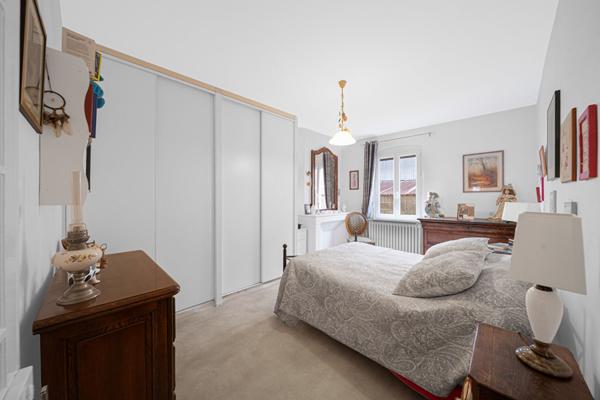 Maison de caractère de 250 m² 5 chambres à vendre située à trois kms d'Ouroux sur Saône