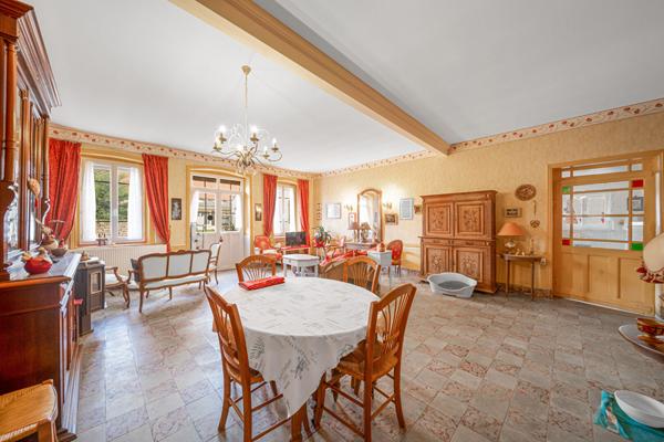 Maison de caractère de 250 m² 5 chambres à vendre située à trois kms d'Ouroux sur Saône