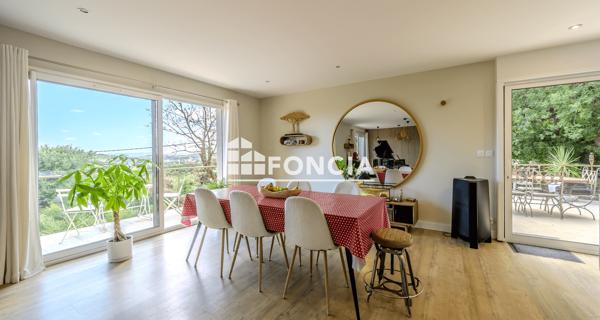 À vendre Maison 6 pièces 185 m² - Rochefort-du-gard 30650
