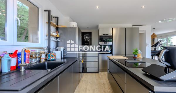 À vendre Maison 6 pièces 185 m² - Rochefort-du-gard 30650