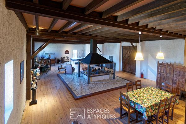 Ensemble immobilier avec habitation et espace professionnel