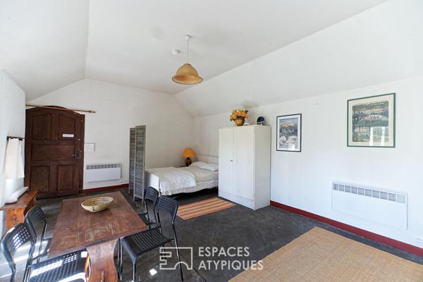Ensemble immobilier avec habitation et espace professionnel