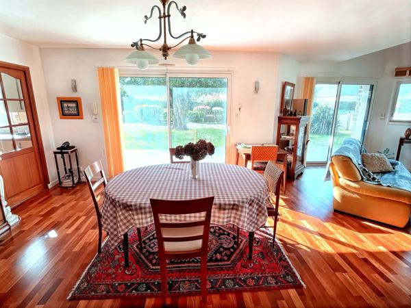 Maison - 1500 m² - 147 m² - Saint Avé