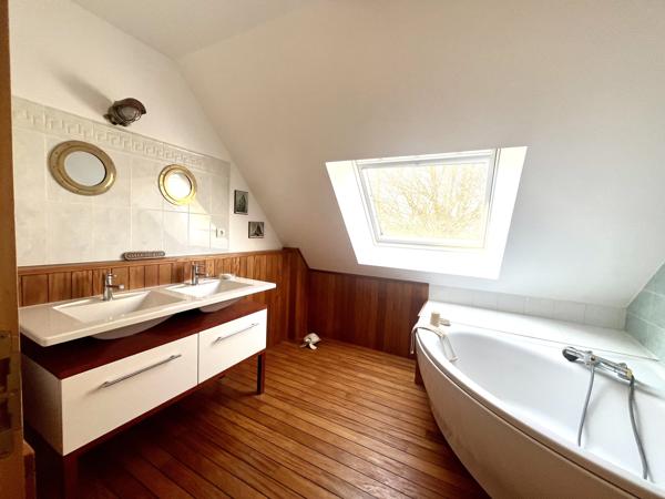 Maison - 1500 m² - 147 m² - Saint Avé