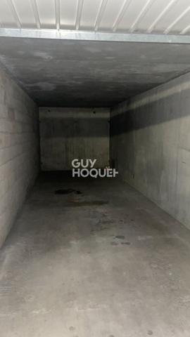 LYON1er/4  - Pierres plantées - Garage Double