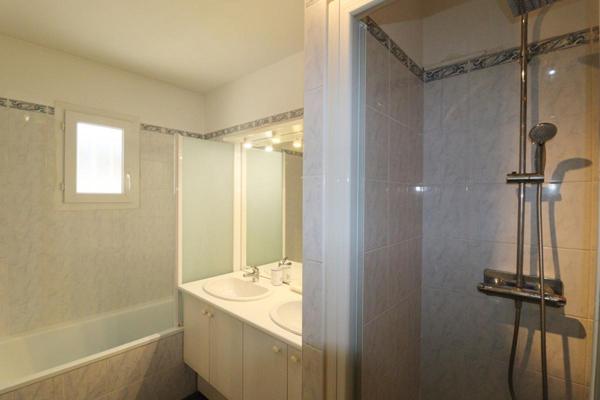 Appartement Villeneuve Les Avignon 3 pièce(s) 82 m2