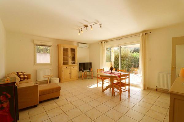 Appartement Villeneuve Les Avignon 3 pièce(s) 82 m2