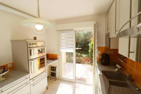 Appartement Villeneuve Les Avignon 3 pièce(s) 82 m2