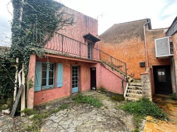 Maison 2 Chambres jardin 180m² centre ville à rénover