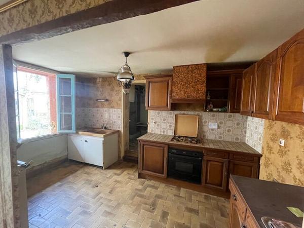 Maison 2 Chambres jardin 180m² centre ville à rénover