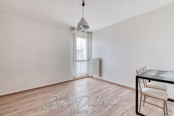 Appartement lumineux 2 chambres***Pré visite 3D disponible sur demande***