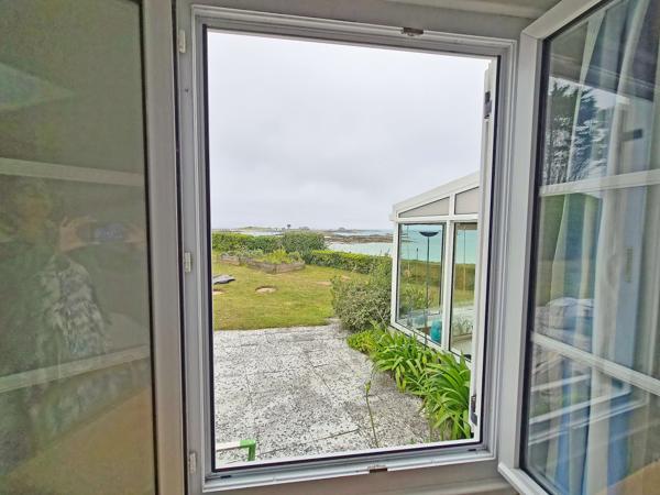 Maison de plain-pied, vue mer exceptionnelle,  accès direct à la plage