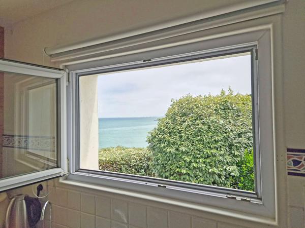 Maison de plain-pied, vue mer exceptionnelle,  accès direct à la plage