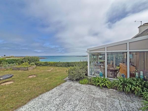 Maison de plain-pied, vue mer exceptionnelle,  accès direct à la plage