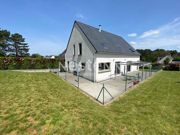 Maison bourg de Monterblanc - 134 m² - 5 chambres avec 797 m² de terrain.