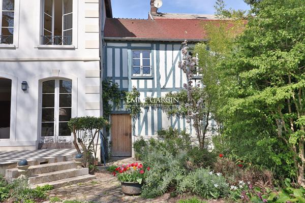 A vendre, bel Hôtel particulier de centre ville dans le Vexin normand