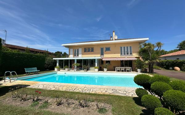 Maison à vendre    7 pièces •  Saint-Vincent-de-Tyrosse