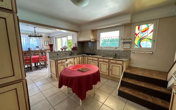 Maison à vendre    7 pièces •  Saint-Vincent-de-Tyrosse