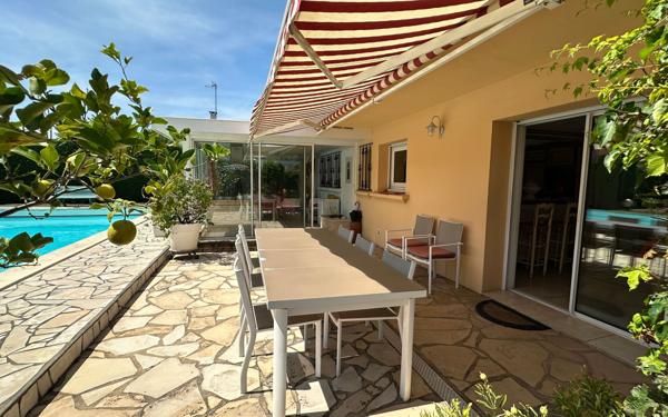 Maison à vendre    7 pièces •  Saint-Vincent-de-Tyrosse