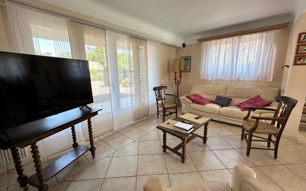 Maison à vendre    7 pièces •  Saint-Vincent-de-Tyrosse