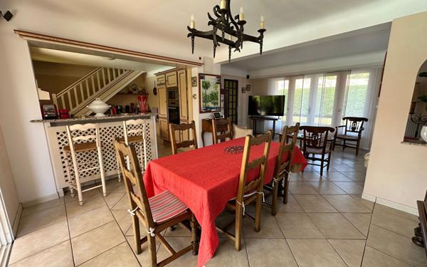 Maison à vendre    7 pièces •  Saint-Vincent-de-Tyrosse