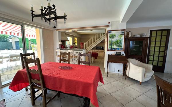 Maison à vendre    7 pièces •  Saint-Vincent-de-Tyrosse