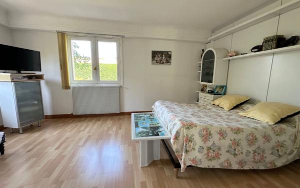 Maison à vendre    7 pièces •  Saint-Vincent-de-Tyrosse