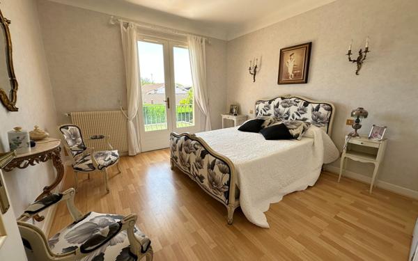 Maison à vendre    7 pièces •  Saint-Vincent-de-Tyrosse