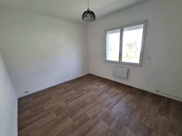 Ensemble immobilier rénové Deux maisons et un garage loués, revenus immédiats