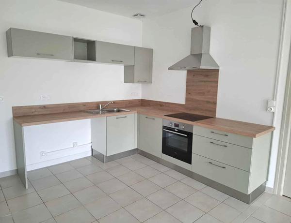 Ensemble immobilier rénové Deux maisons et un garage loués, revenus immédiats