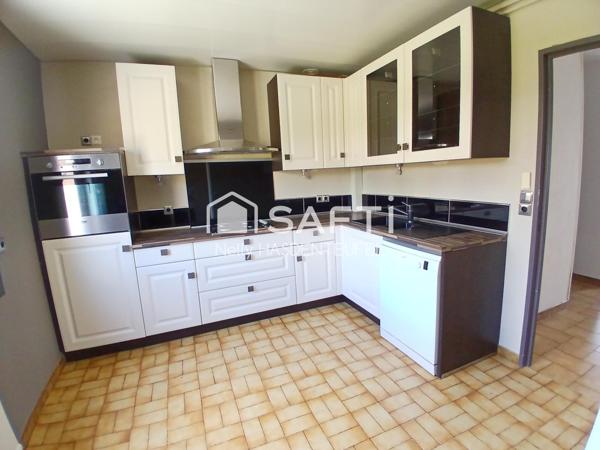 INDIVIDUELLE AVEC GARAGE ET PASSAGE SUR LE COTE - 3 CHAMBRES