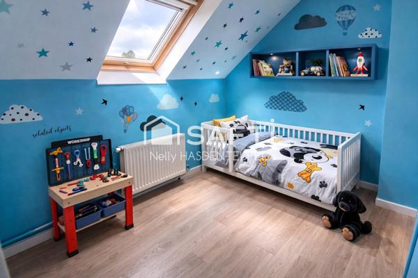 INDIVIDUELLE AVEC GARAGE ET PASSAGE SUR LE COTE - 3 CHAMBRES