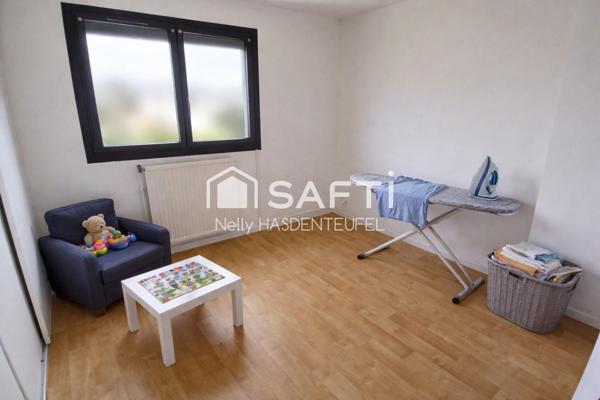 INDIVIDUELLE AVEC GARAGE ET PASSAGE SUR LE COTE - 3 CHAMBRES