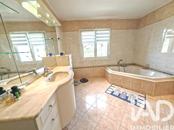 Maison à vendre 7 pièces 178,87 m² Montlebon