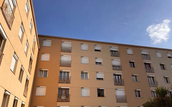 Appartement à vendre    3 pièces •  Orange