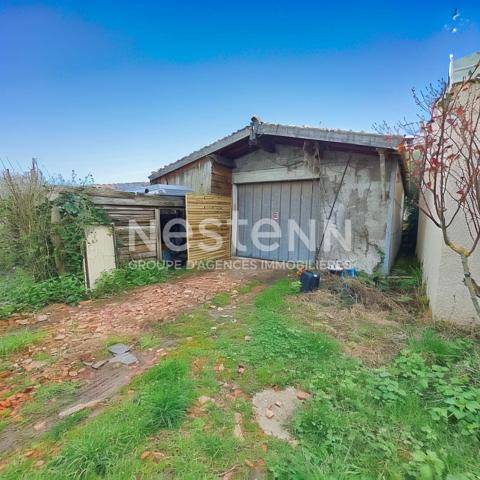 MAISON 4 PIECES - GARAGE - GRAND TERRAIN - DEUXIEME MAISONNETTE A RENOVER