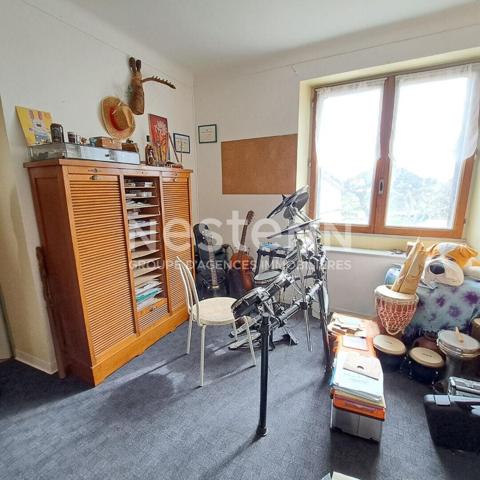MAISON 4 PIECES - GARAGE - GRAND TERRAIN - DEUXIEME MAISONNETTE A RENOVER
