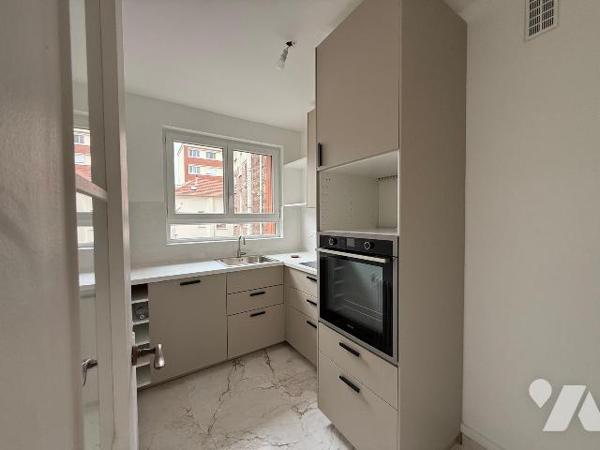 Appartement à Vendre à Enghien-les-Bains (95880) en Val-d'Oise (95), T3, 57 m2 entièrement refait