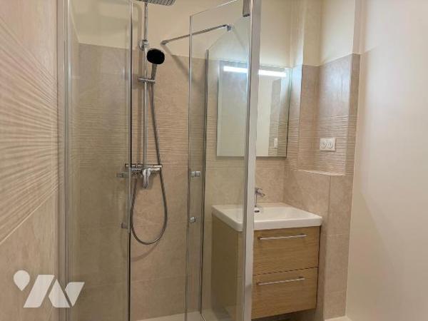 Appartement à Vendre à Enghien-les-Bains (95880) en Val-d'Oise (95), T3, 57 m2 entièrement refait