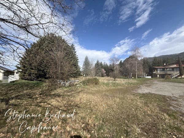Terrain à vendre de 5 260,00 m² LA BATIE NEUVE (05)